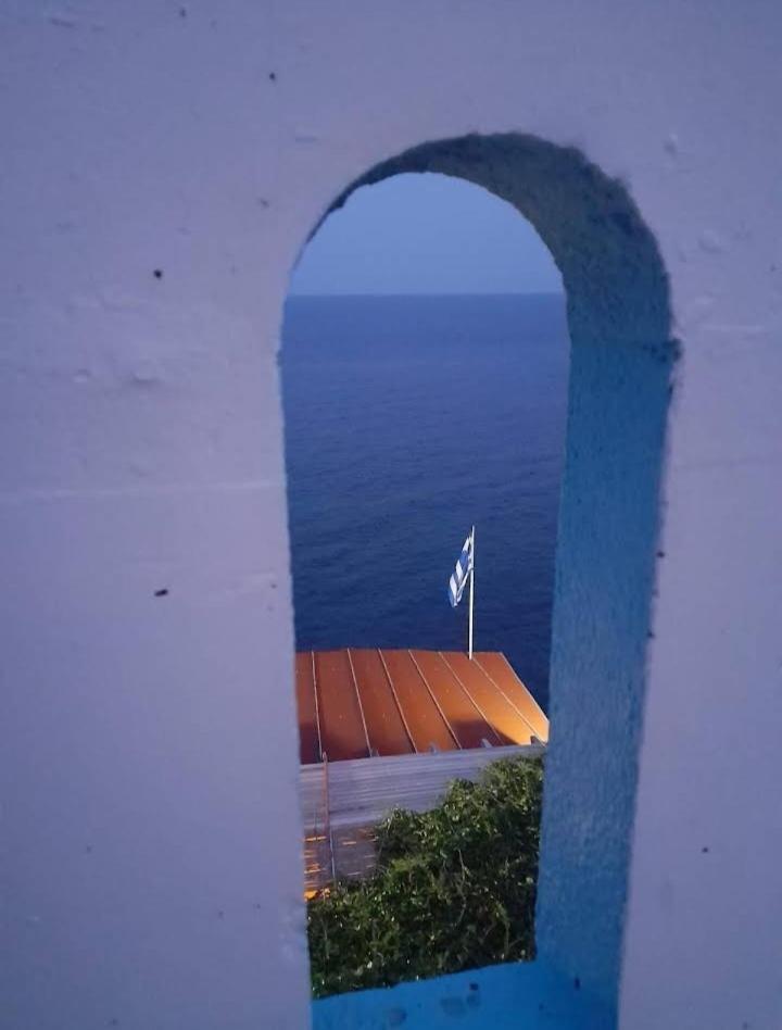 Delfini Aparthotel Akhladherí Buitenkant foto